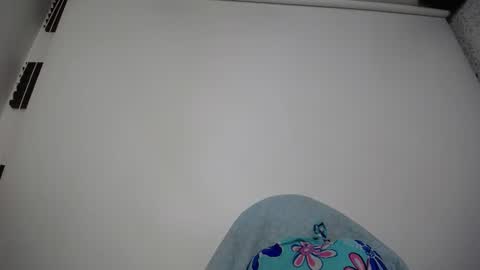 Snapshot of luly_blue chatting on November 30, 5:22 am Luly online show from November 30, 5:22 am