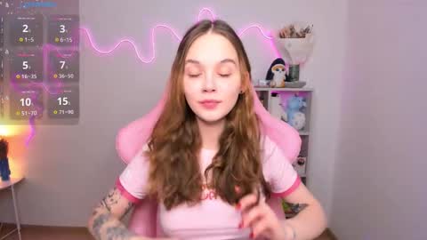 Snapshot of luminousmelody chatting on December 22, 2:17 am luminousmelody online show from December 22, 2:17 am