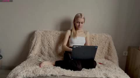 lumpyamsonia online show from November 27, 7:21 am