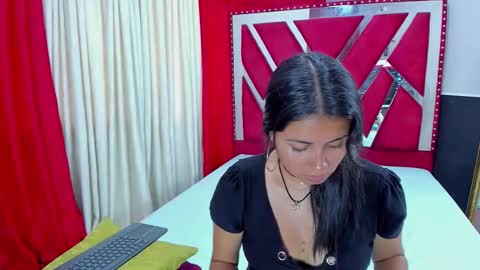 Snapshot of luna021_1 chatting on November 10, 8:19 pm Luna online show from November 10, 8:19 pm