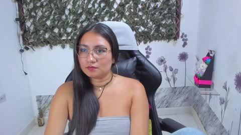 Snapshot of luna021_1 chatting on November 29, 12:24 am Luna online show from November 29, 12:24 am