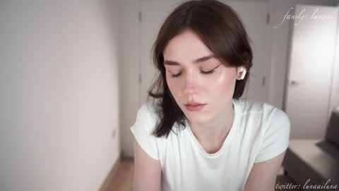 Snapshot of luna_ai chatting on March 4, 5:45 pm Just call me Lu online show from March 4, 5:45 pm