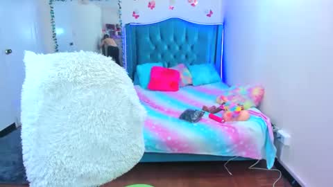 luna_analya online show from September 13, 12:16 pm