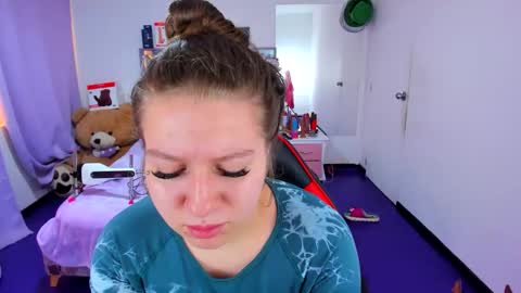 luna_analya online show from April 20, 2:53 pm