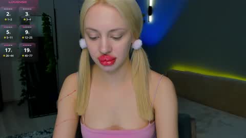 luna_beverly online show from March 18, 8:23 pm