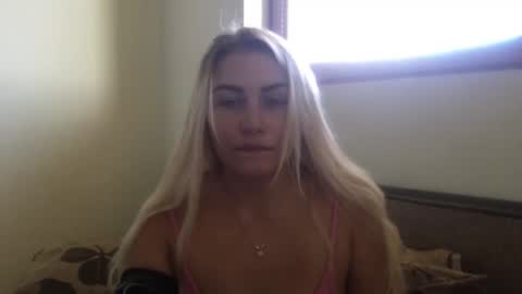 Snapshot of luna_blazer chatting on October 31, 10:49 am luna_blazer online show from October 31, 10:49 am