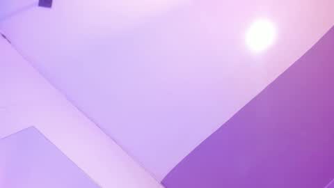 luna_bradley_ online show from February 6, 12:30 pm