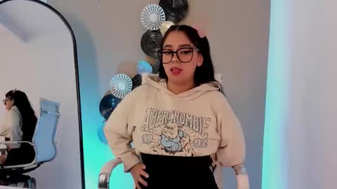 luna_cute14 online show from December 18, 12:55 pm