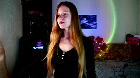 Snapshot of luna_evan chatting on November 26, 9:32 am luna_evan online show from November 26, 9:32 am