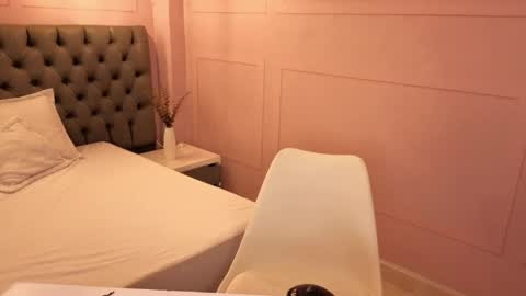 luna_hot_ass online show from April 18, 4:16 am