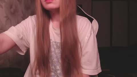 Snapshot of luna_loveisgood chatting on February 16, 1:38 pm Luna online show from February 16, 1:38 pm