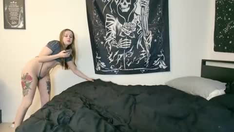 Snapshot of luna_lovelyy chatting on November 2, 10:56 pm Luna online show from November 2, 10:56 pm