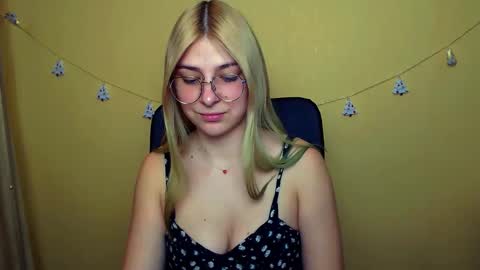 Snapshot of luna_lush_ chatting on December 20, 12:38 pm Luna online show from December 20, 12:38 pm
