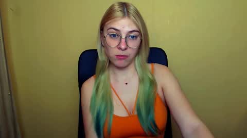 Snapshot of luna_lush_ chatting on January 9, 11:25 am Luna online show from January 9, 11:25 am