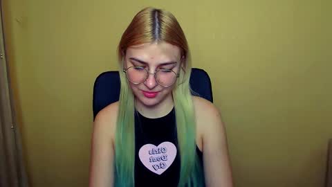 Snapshot of luna_lush_ chatting on January 13, 11:30 am Luna online show from January 13, 11:30 am