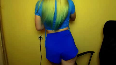 Snapshot of luna_lush_ chatting on January 25, 8:21 am Luna online show from January 25, 8:21 am