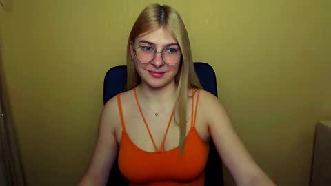 Snapshot of luna_lush_ chatting on February 7, 8:55 am Luna online show from February 7, 8:55 am