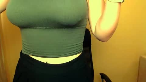 Snapshot of luna_lush_ chatting on February 28, 11:03 am Luna online show from February 28, 11:03 am