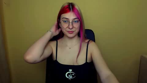 Snapshot of luna_lush_ chatting on March 5, 8:21 am Luna online show from March 5, 8:21 am