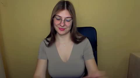 Snapshot of luna_lush_ chatting on October 11, 8:57 am Luna online show from October 11, 8:57 am