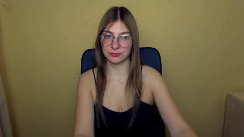 Snapshot of luna_lush_ chatting on October 13, 8:47 am Luna online show from October 13, 8:47 am