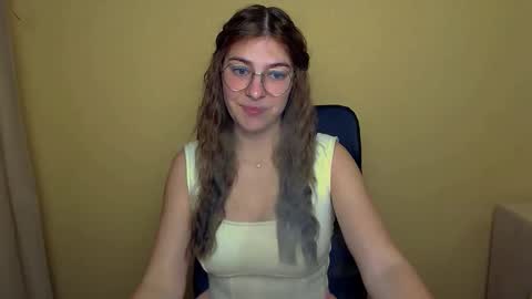 Snapshot of luna_lush_ chatting on October 17, 5:32 am Luna online show from October 17, 5:32 am