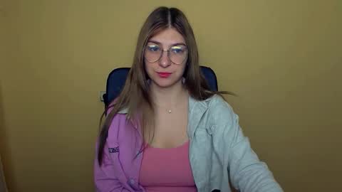 Snapshot of luna_lush_ chatting on October 20, 9:43 am Luna online show from October 20, 9:43 am