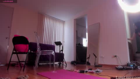 Snapshot of luna_luuvz chatting on September 17, 11:17 pm Luna Luuvz online show from September 17, 11:17 pm