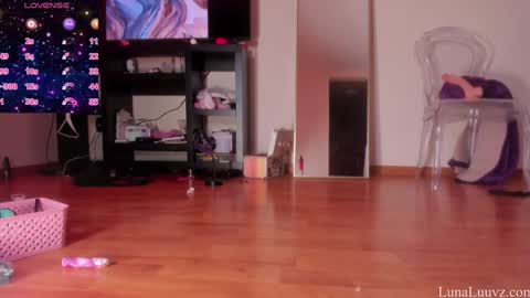 Snapshot of luna_luuvz chatting on September 22, 6:15 am Luna Luuvz online show from September 22, 6:15 am