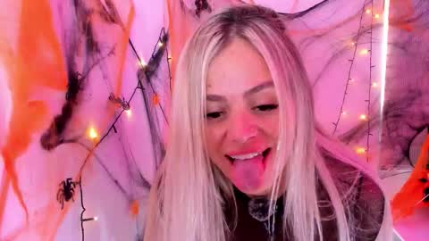 Luna Marquez online show from October 28, 12:52 pm