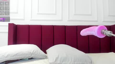 Snapshot of luna_monroe_ chatting on January 3, 10:41 am online show from January 3, 10:41 am