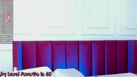 Snapshot of luna_monroe_ chatting on January 17, 1:35 pm online show from January 17, 1:35 pm