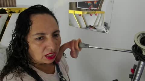 luna_naughty1 online show from May 18, 5:41 pm
