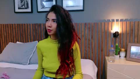 Snapshot of luna_roja25 chatting on October 1, 1:17 pm LUNA online show from October 1, 1:17 pm