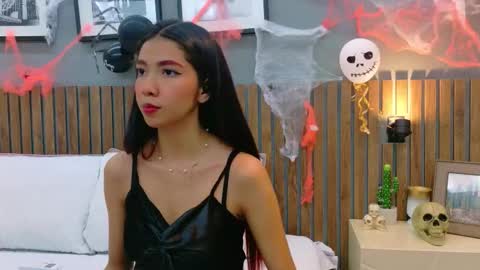 Snapshot of luna_roja25 chatting on October 24, 1:51 pm LUNA online show from October 24, 1:51 pm