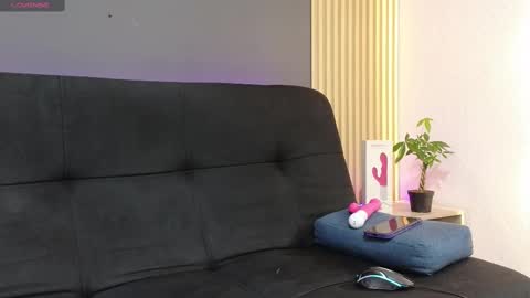 luna_sophya online show from September 18, 12:18 pm