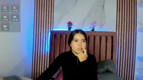 Snapshot of luna_sweeett_ chatting on October 13, 7:47 pm Luna online show from October 13, 7:47 pm