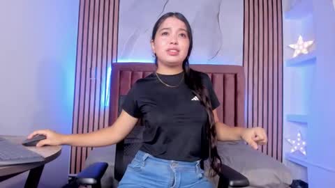 Snapshot of luna_sweeett_ chatting on October 16, 1:01 pm Luna online show from October 16, 1:01 pm