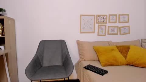 luna_valle online show from January 23, 9:18 pm