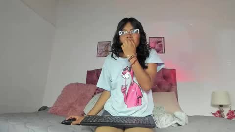 Snapshot of luna_velveth1 chatting on March 3, 2:39 am luna_velveth1 online show from March 3, 2:39 am