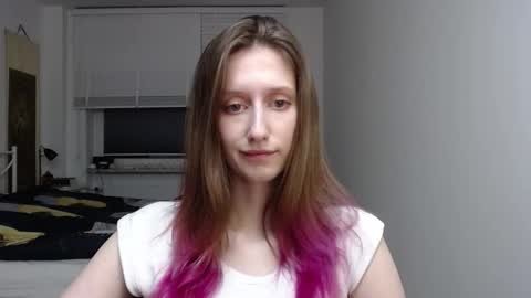 L U N A  online show from November 17, 6:35 pm