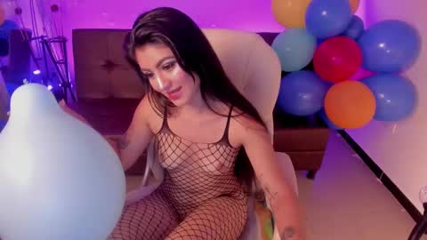 Snapshot of lunaa_lynch chatting on November 14, 9:13 pm Luna online show from November 14, 9:13 pm