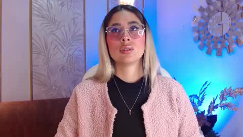 Snapshot of lunaagrey_ chatting on September 26, 3:21 am Luna online show from September 26, 3:21 am