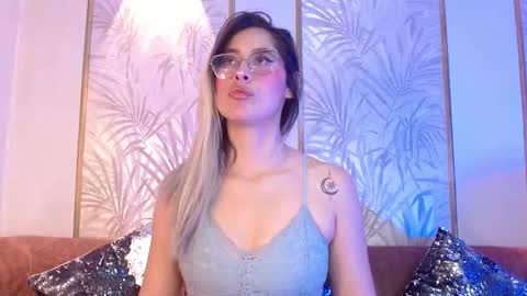 Snapshot of lunaagrey_ chatting on October 12, 3:49 am Luna online show from October 12, 3:49 am