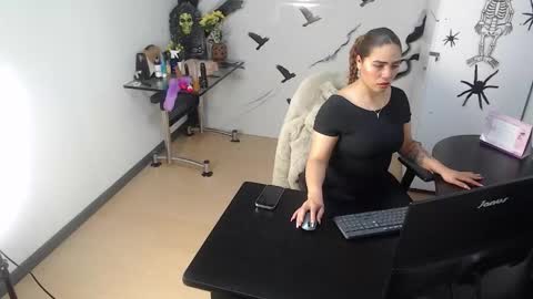 Snapshot of lunaaitana chatting on October 24, 2:35 pm lunaaitana online show from October 24, 2:35 pm