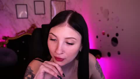 lunaamay online show from April 15, 6:42 am