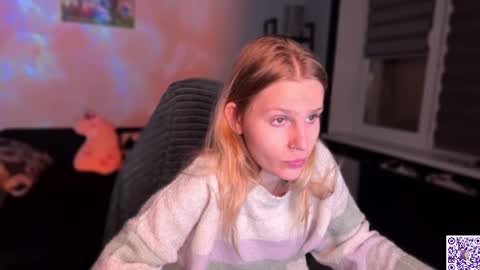 Snapshot of lunacyy chatting on November 16, 7:08 pm Britney online show from November 16, 7:08 pm