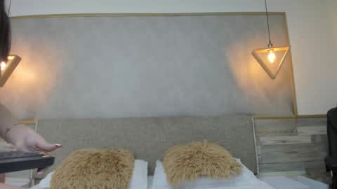 LUNA  online show from September 24, 1:36 pm