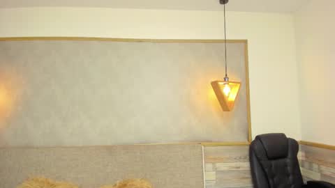 LUNA  online show from November 22, 1:32 pm