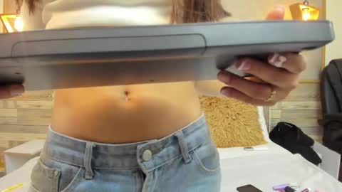 LUNA  online show from November 25, 2:06 pm